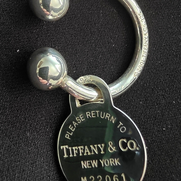 Tiffany & Co. Sterling Silver Medallion Keyring + Bag, Box, and Pouch - Picture 5 of 5
